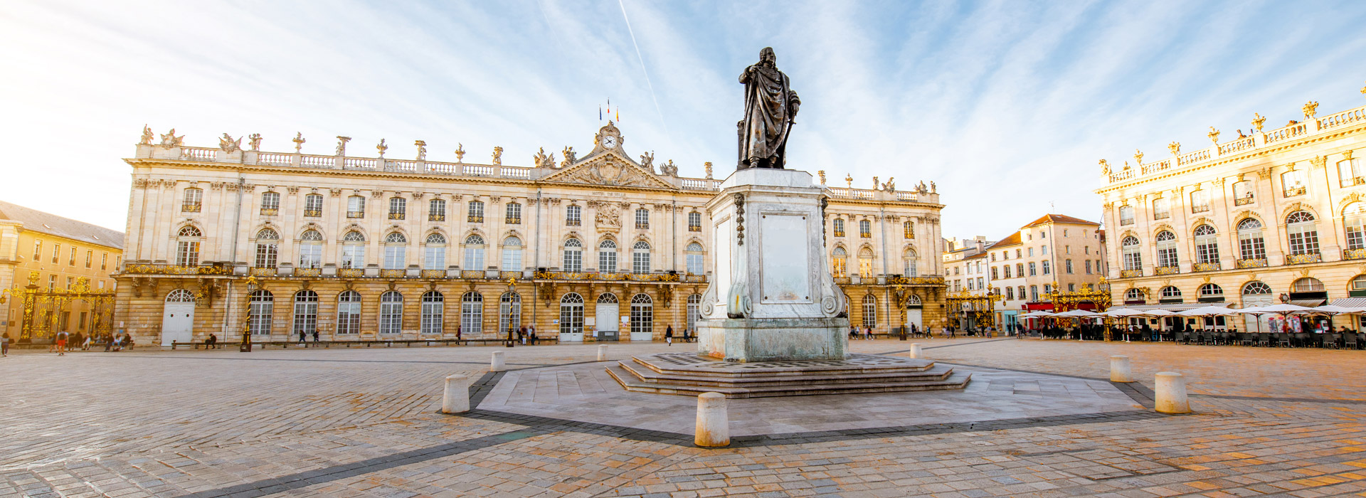 Écouter, conseiller, négocier, et défendre